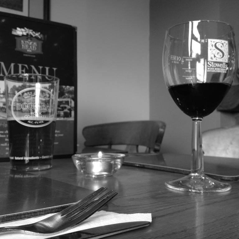 The Kings Head Inn Gloucester Room photo